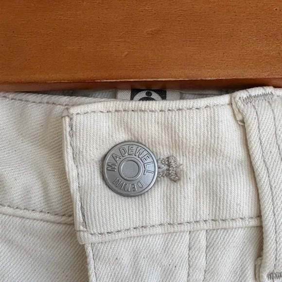 Madewell Curvy 90s Straight Jeans in Off-White - Picture 2 of 9